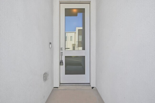 Photo - 5519 Paraiso Pl