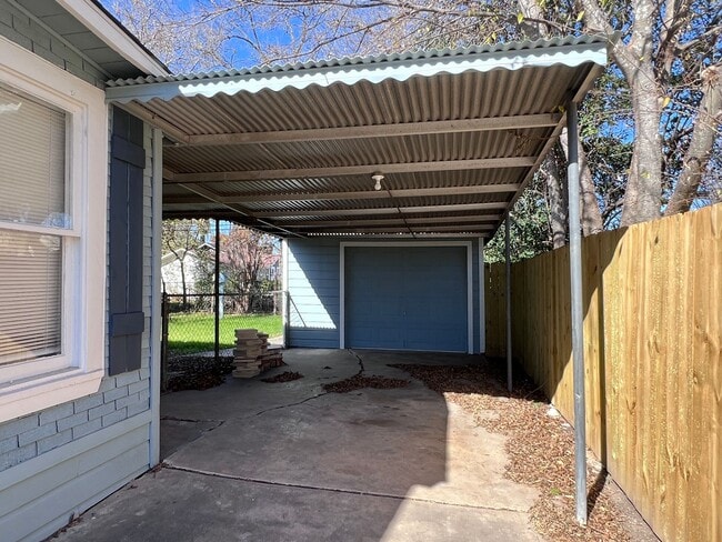 215-Jennings ave