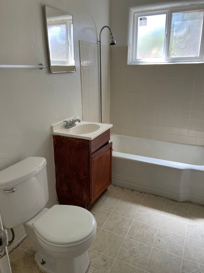 122 Charleston St SE Unit 122 # D