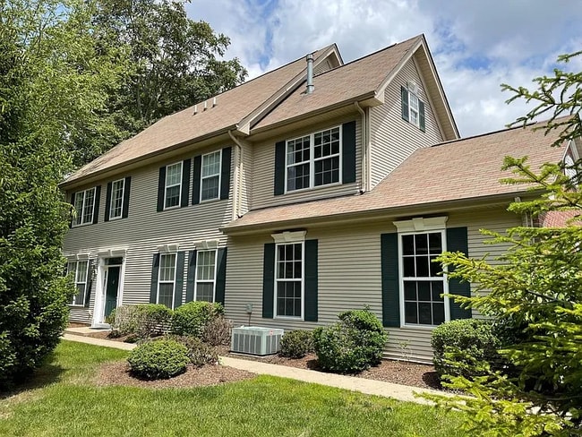 Photo - 23 Ludlow Ct Townhome