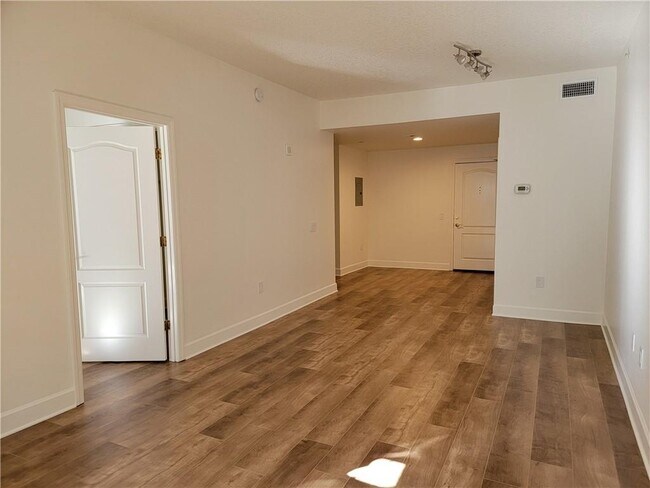 Photo - 195 14th St NE Unit 1012