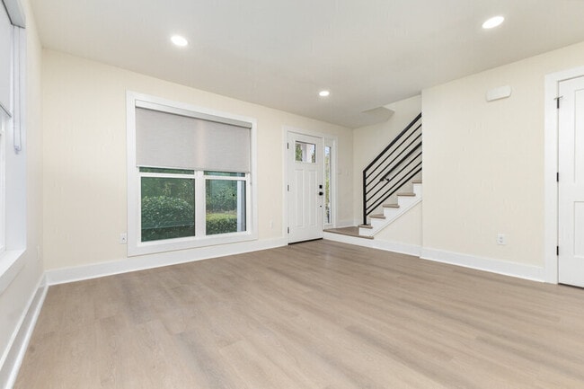 Photo - 109 S Church St Unidad C