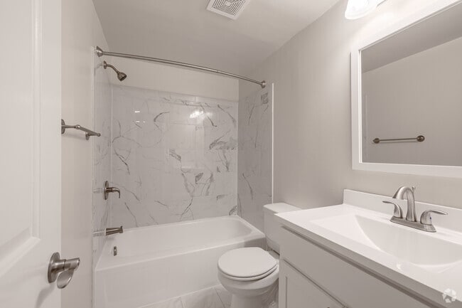 1BR, 1BA - 818SF - The Fallstaff - Bathroom - Twin Ridge Apartments I