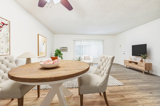 Photo - Buffalo Sherman Oaks Apartments