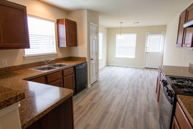 Building Photo - 13011 Baileys Run