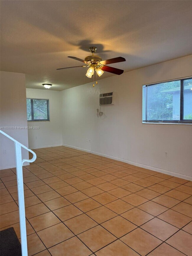 Building Photo - 180 NE 71st St Unit 8 Rental