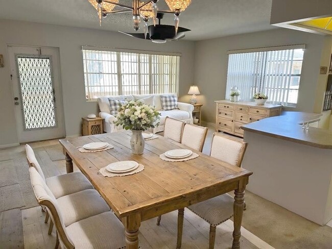 Photo - 452 Durham O