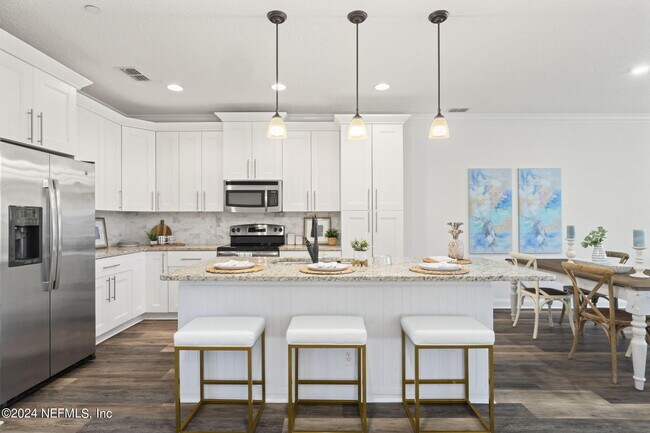 Photo - 2653 Isabella Blvd