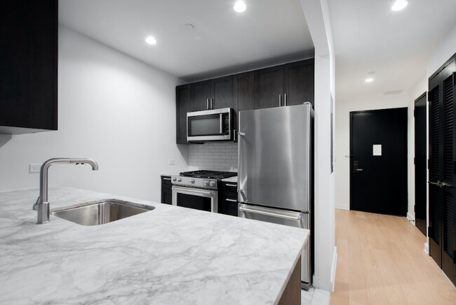 21 West End Ave Apartment - New York, NY | ForRent.com