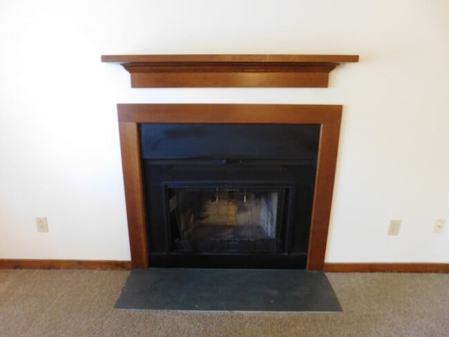 Photo - 2 Bedrooms, 1 bathroom Cathedral ceiling i...