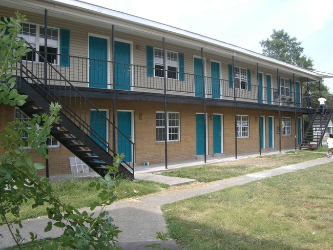 Amberwood Village - Amberwood Village Apartments