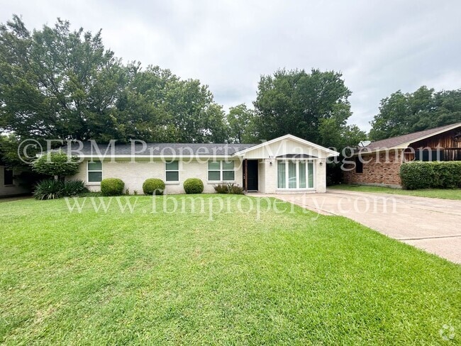 Building Photo - 808 Loy Ln Rental