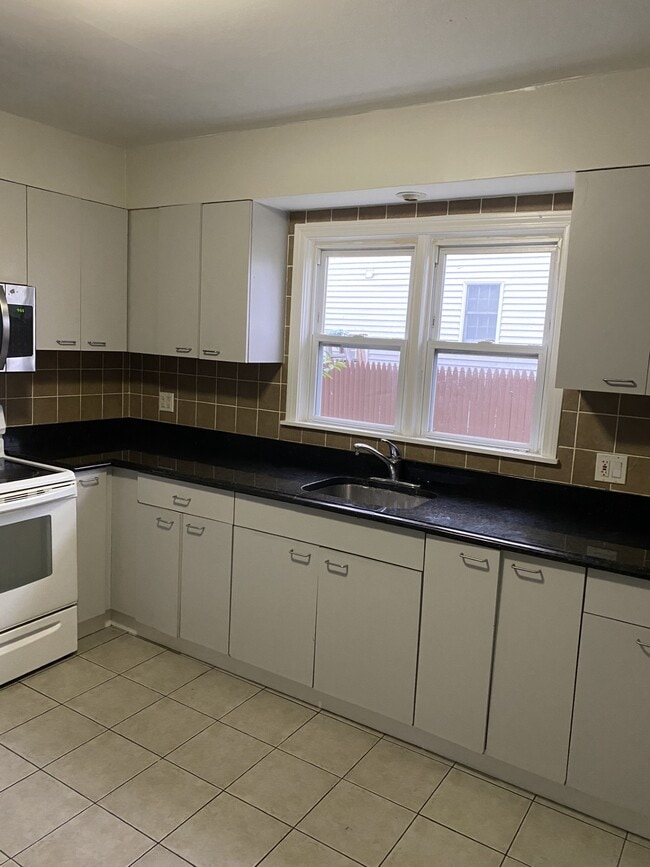 34 Nobile St Unidad Apartment