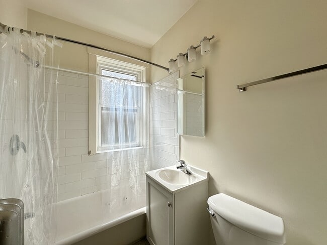 Photo - 4311 N Francisco Ave Unit K00J