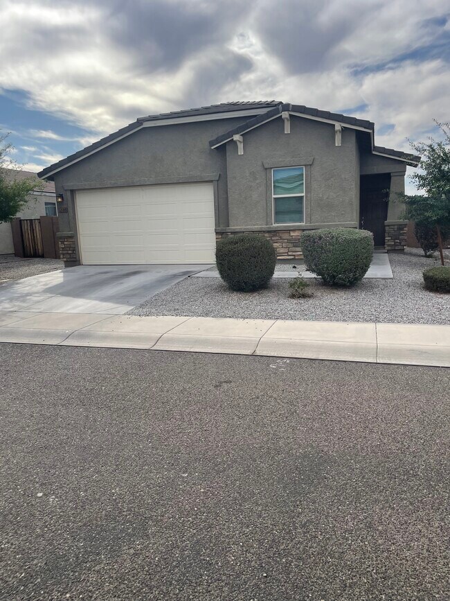 Front of house. - 2185 S 237th Dr