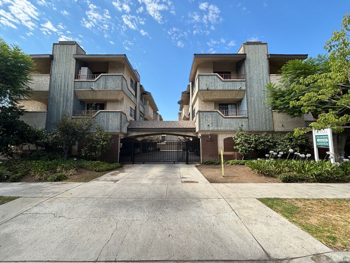 Photo - Orange Grove, 1232-1234