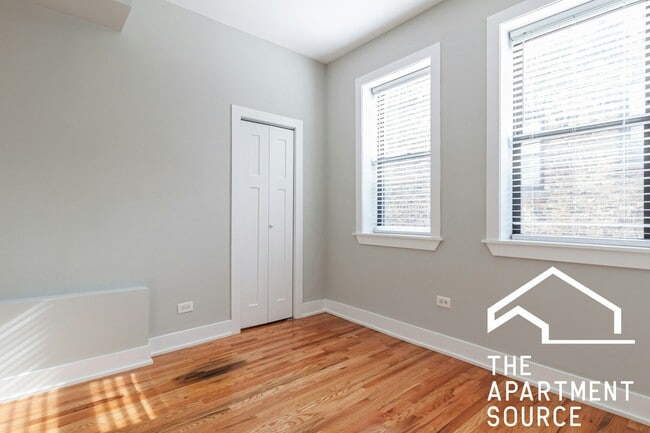 Photo - 637 W Oakdale Ave Unit 1