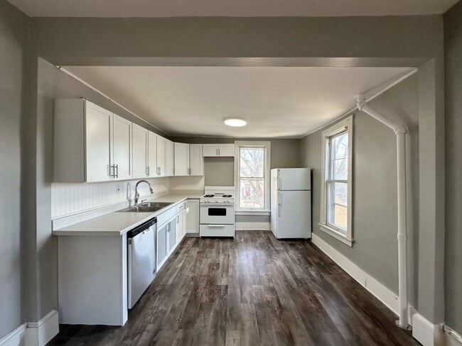 Building Photo - 2711 Aldrich Ave S Unit #2 Rental