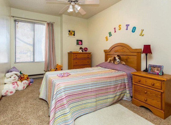 Spacious 2nd Bedroom