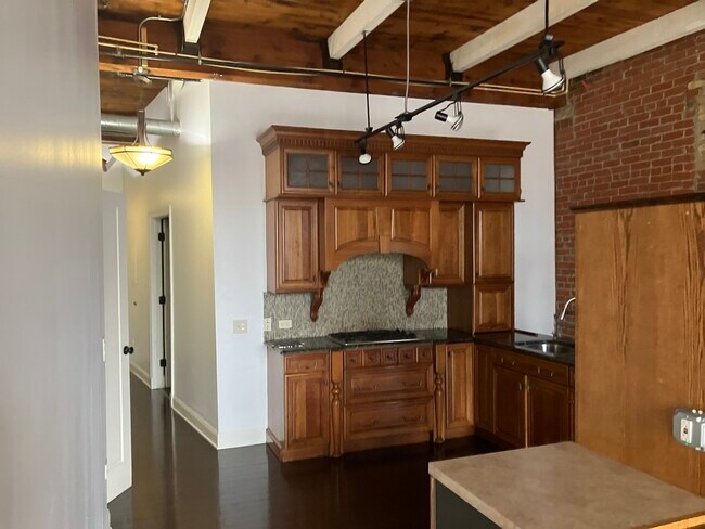 Photo - 60 S River St