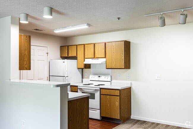 1BR, 1BA - 745SF - Crooked Creek Apartments