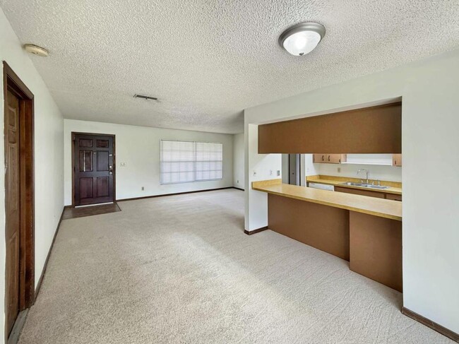 Photo - 590 Belltower Ave