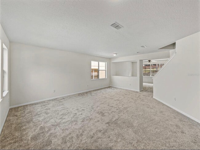 Photo - 143 Alfani St