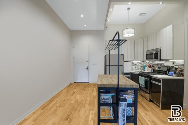 Photo - 3 bedroom in ASTORIA NY 11106 Unit 3