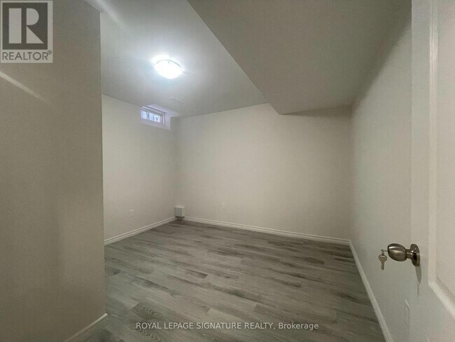 Photo - 99 Convoy Crescent