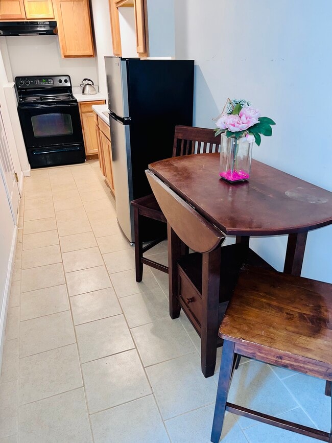 Furnished option. Kitchen. - 3968 Cress Way Run Unit Basement