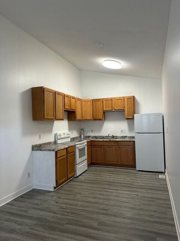 Photo - 2199-2199 Amherst Ave