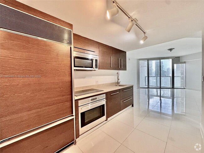 Building Photo - 475 Brickell Ave Unit 3808 Rental