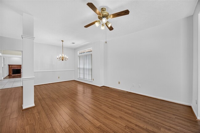 Photo - 88 Laughing Brook Ct