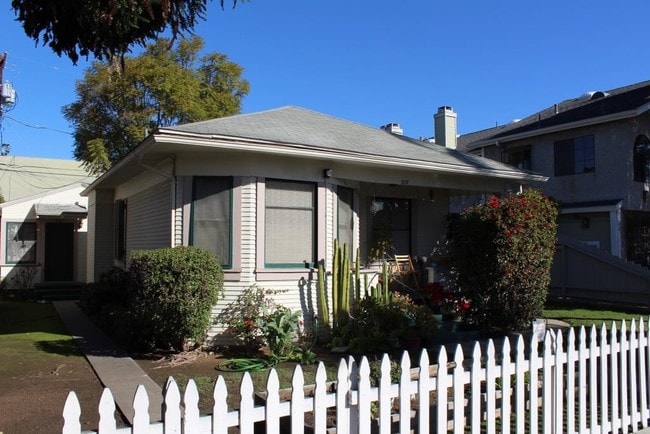 Photo - 1210-1216 Essex St