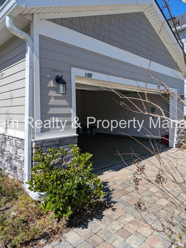 Photo - 100 Golden Fern Dr