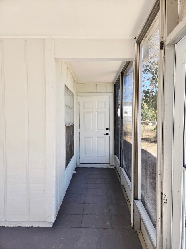 Photo - 843 42nd St S