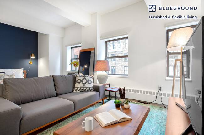 Building Photo - 360 W 34th St. Rental