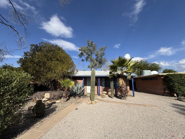 Photo - 1309 E Elm St