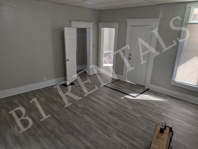 Photo - 417 Mill St
