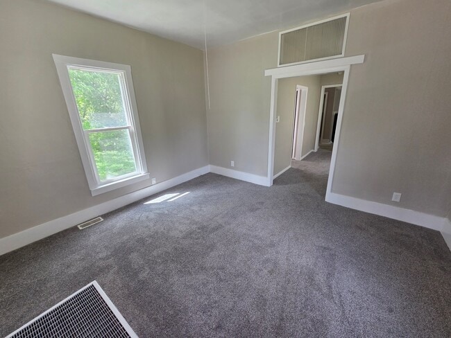 Photo - 1046 W Maple Ave