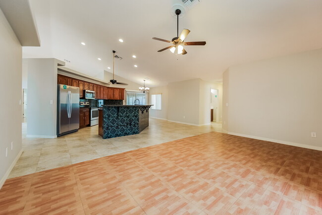 Photo - 433 SW 6th St