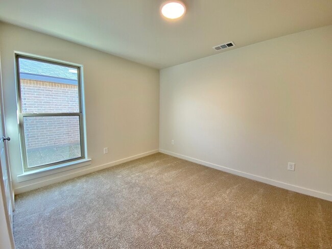 Photo - 2902 Farmhouse Ave