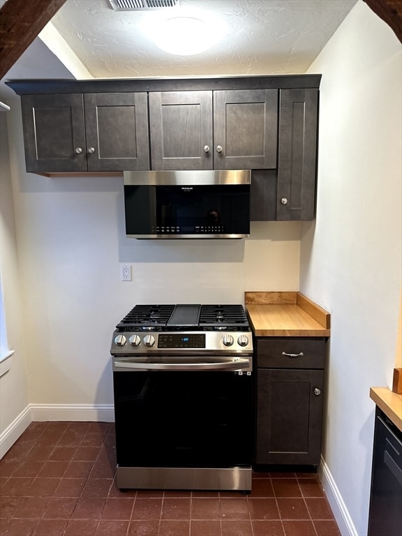 Building Photo - 300 Main St Unit 4