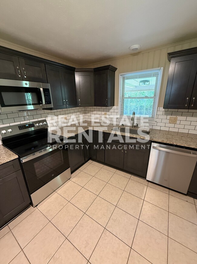 Photo - 120 S Hawk Dr