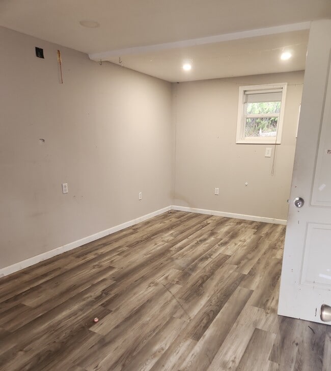 Photo - 9349 Valley Rd