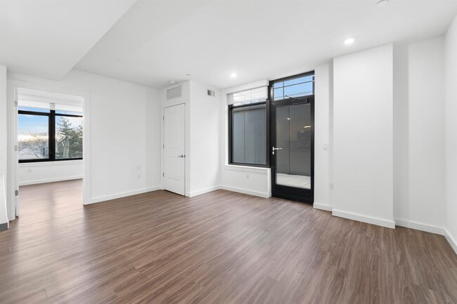 Photo - 957 Broadway Unit 407