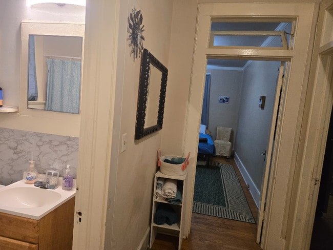 Photo - 2215 Marion St