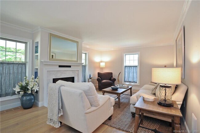 51 Senff Rd