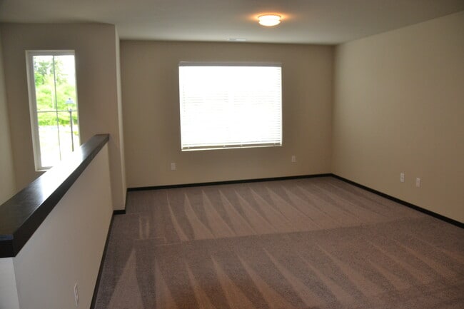 Photo - 3372 Inverness St