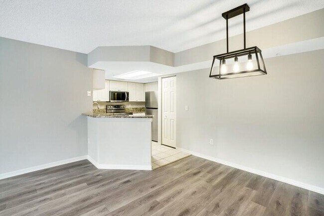 Photo - 1700 Crestwood Ct S Unidad 1702